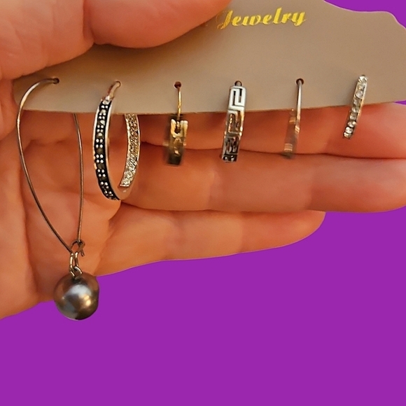 Vintage Six Single Huggie Hoop Earrings - Picture 1 of 8